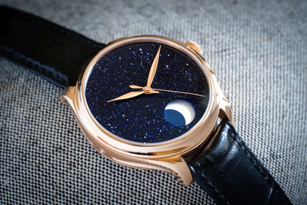 A DIAMOND SET AVENTURINE DIAL HEURE H WATCH WITH BLEU NAVY SWIFT LEATHER  STRAP, HERMÈS, 2022