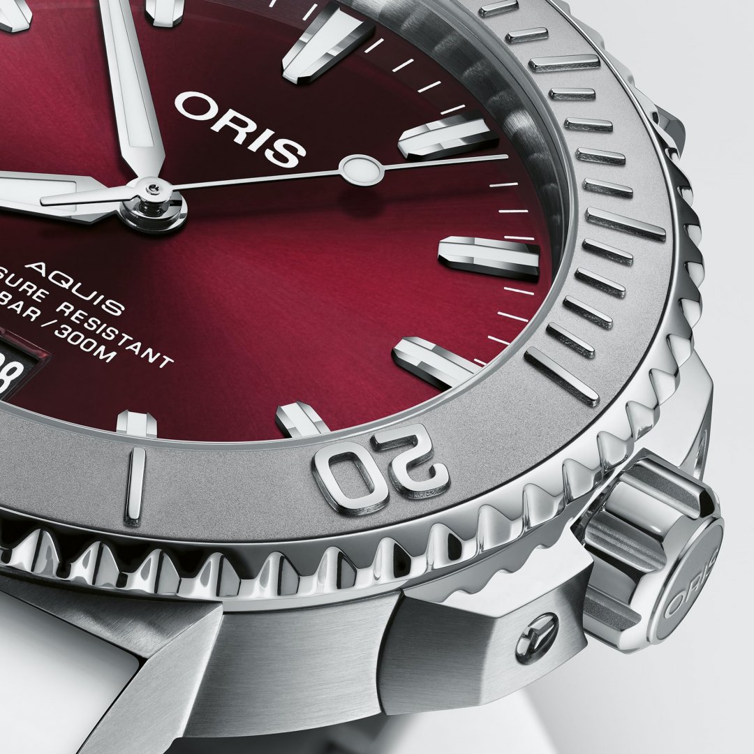 Oris Aquis Date Cherry Red Dial Edition Watchmania